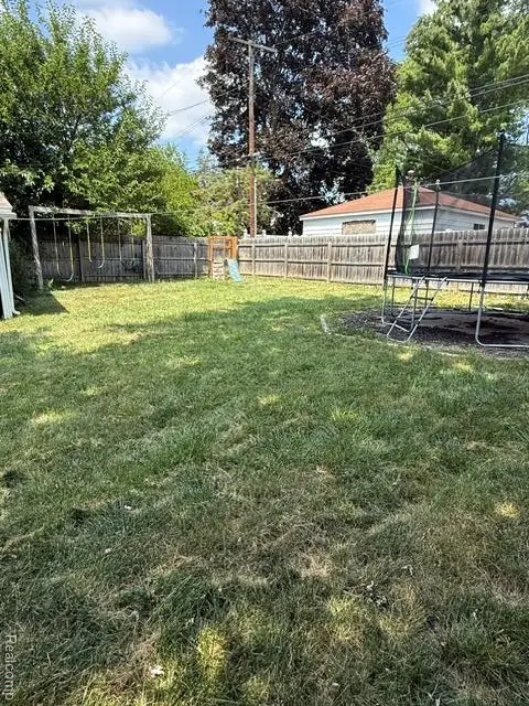32118 Cambridge, Garden City, MI 48135 - #2