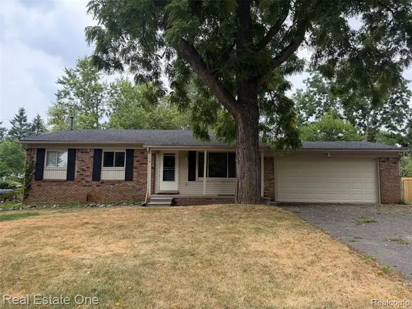 2150 Benstein, Wolverine Lake, MI 48390