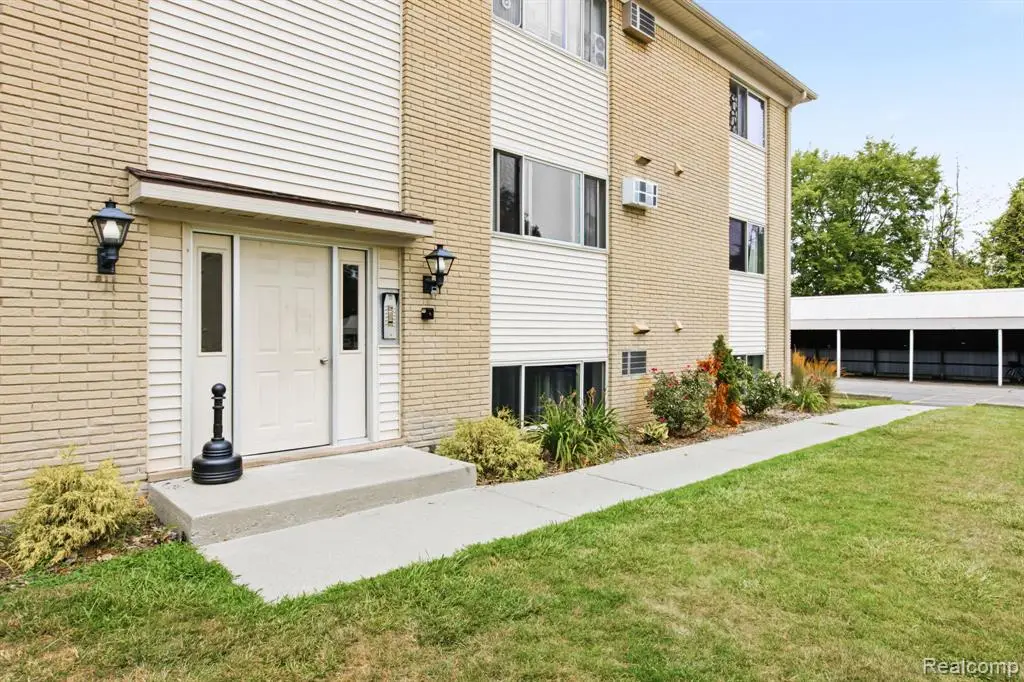 1875 Michigan #7, Marysville, MI 48040 - #1