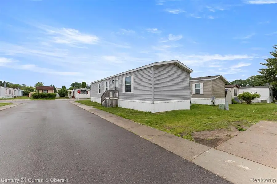 76 Fawn Lake, Walled Lake, MI 48390 - #3