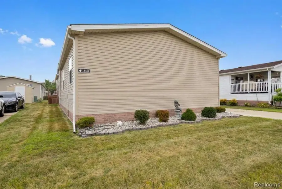 13451 Mapleview, Carleton, MI 48117 - #2