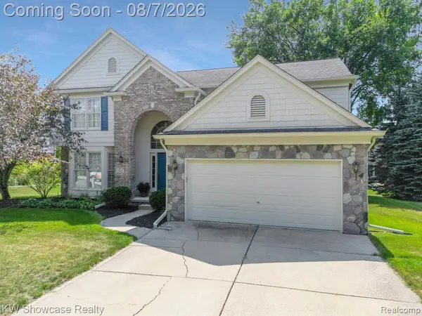 1960 Bloomfield Oaks, West Bloomfield, MI 48324