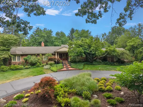 645 Lone Pine, Bloomfield Hills, MI 48304
