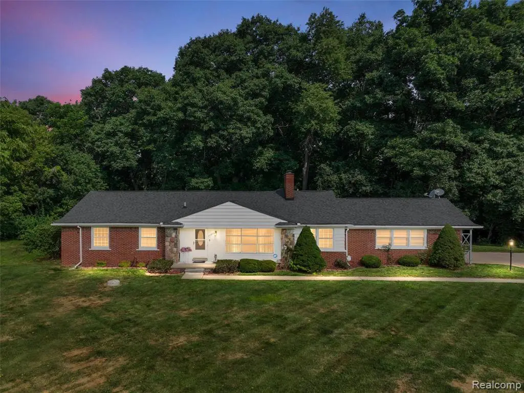 24800 N Cromwell, Franklin, MI 48025 - #1