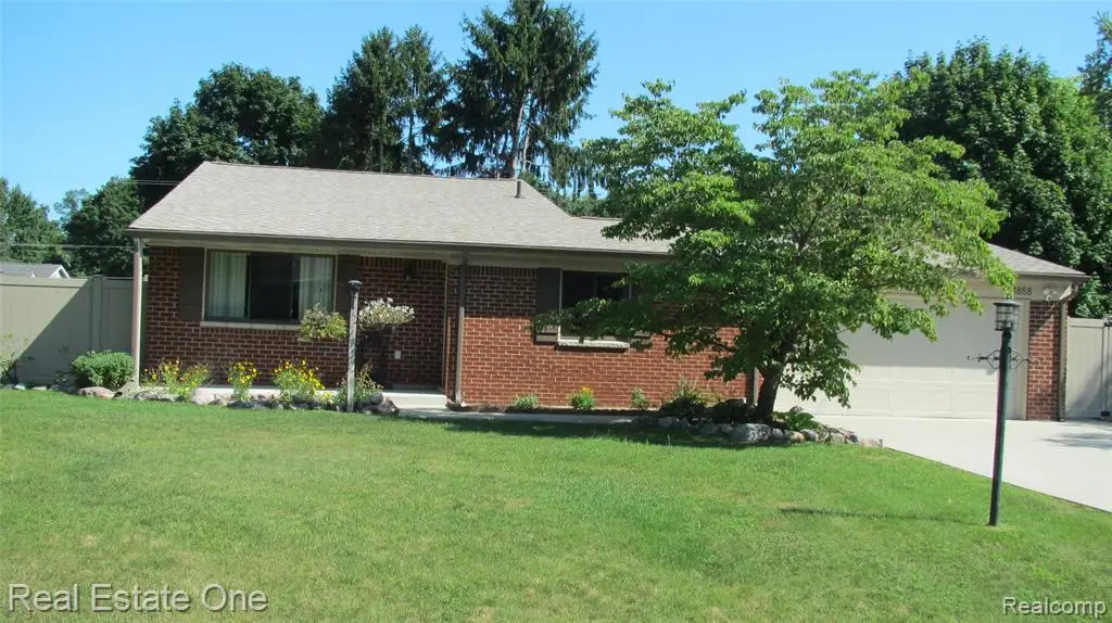 1858 Lerene, Commerce Township, MI 48390 - #1