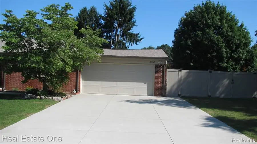 1858 Lerene, Commerce Township, MI 48390 - #2