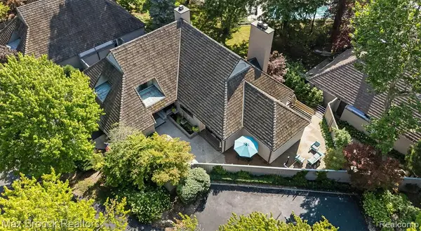 969 Bloomfield Woods, Bloomfield Hills, MI 48304