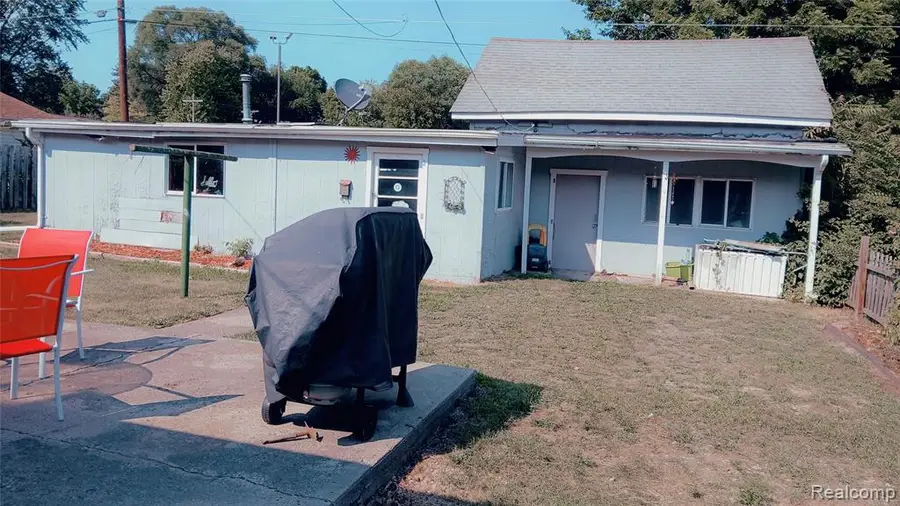 129 E Congress, Caro, MI 48723 - #2