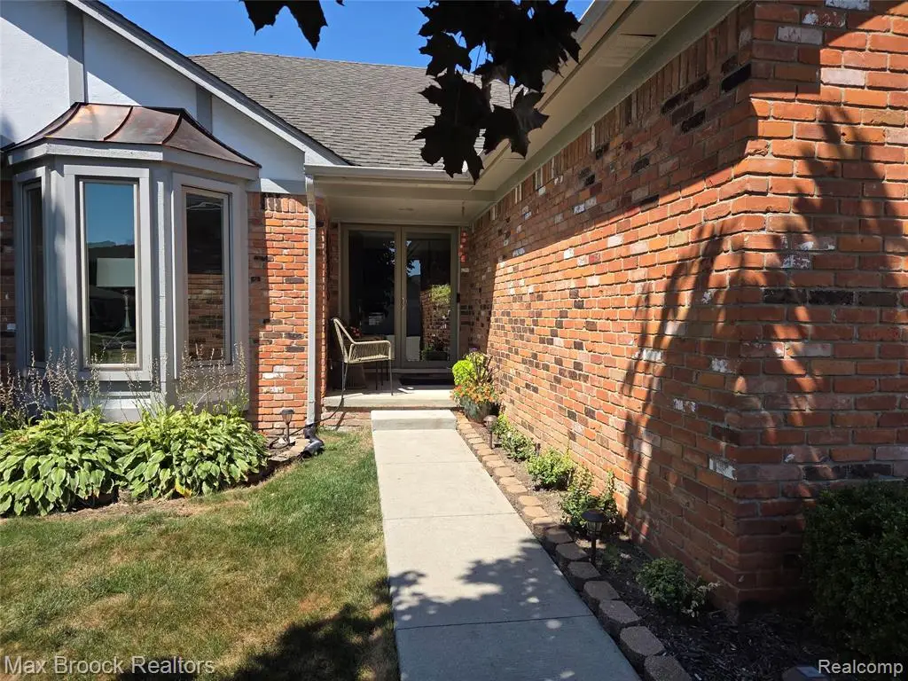 441 Sandalwood, Rochester Hills, MI 48307 - #1