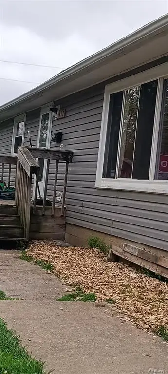 917 E West, Sturgis, MI 49091