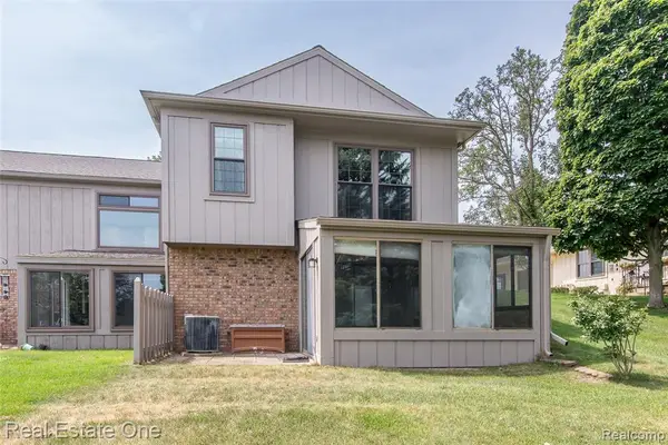 12043 Shenandoah, South Lyon, MI 48178
