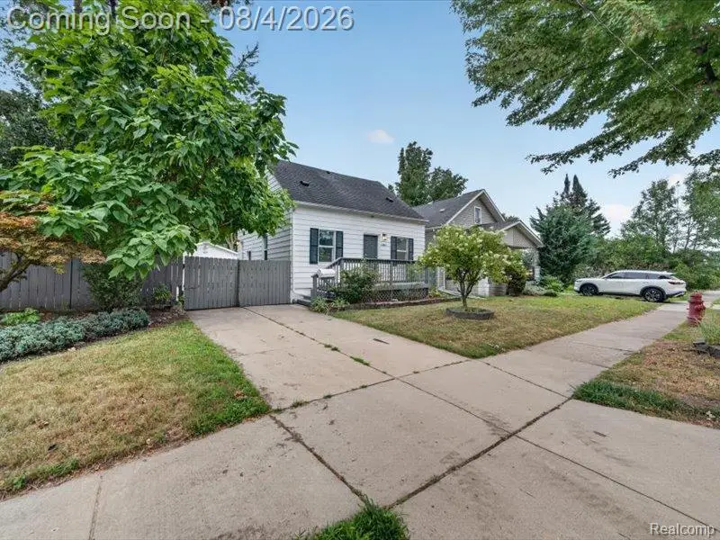 25627 Princeton, Dearborn Heights, MI 48125 - #2