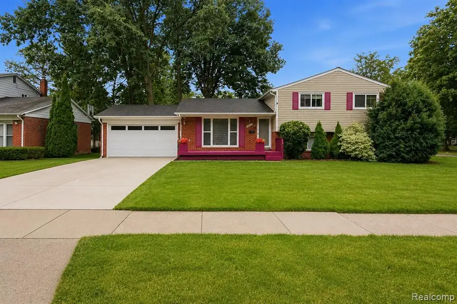 20395 Briarwood, Southfield, MI 48076 - #2