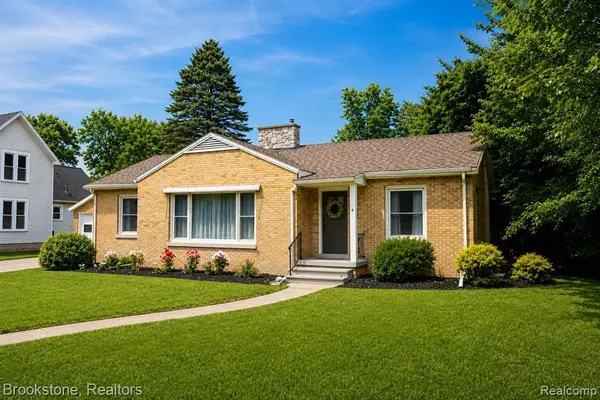 620 W Huron, Vassar, MI 48768