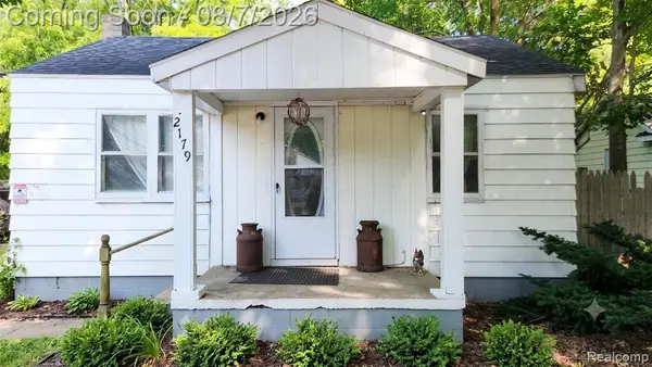 2179 S Term, Burton, MI 48519