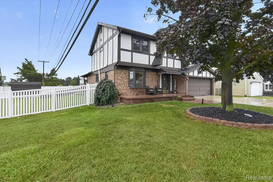 24011 Heritage, Woodhaven, MI 48183 - #2