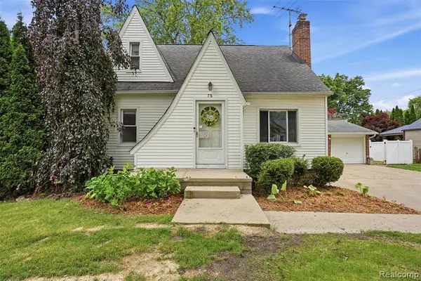 75 Preston, Waterford, MI 48328