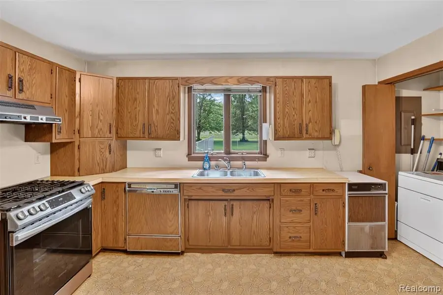 3775 W Saginaw, Vassar, MI 48768 - #3