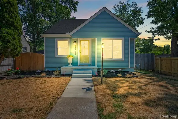 28704 Fairfax, Southfield, MI 48076