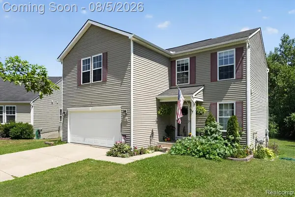 2716 Sterling River, Fowlerville, MI 48836