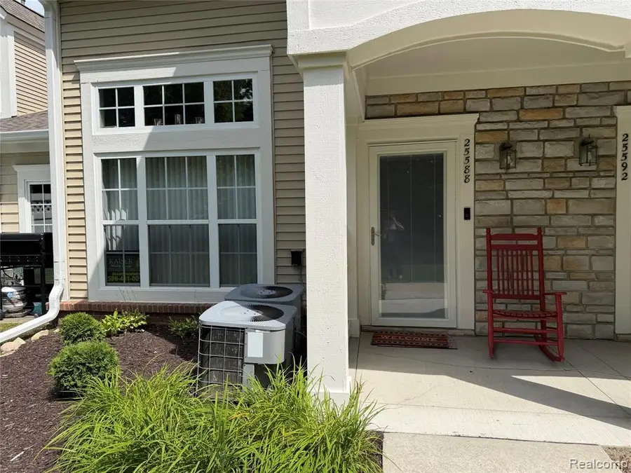 25588 Sun Sail, Harrison Township, MI 48045 - #3