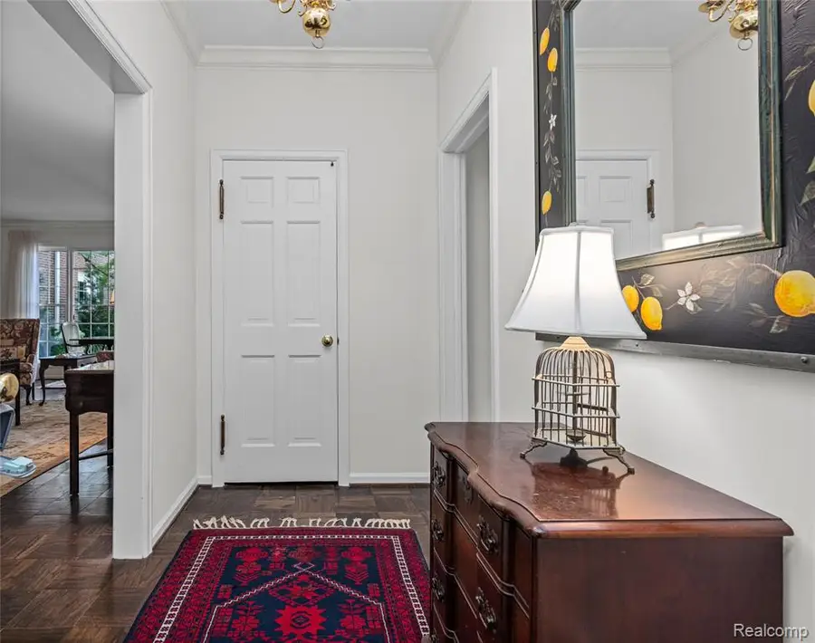 17111 E Jefferson #10, Grosse Pointe, MI 48230 - #3