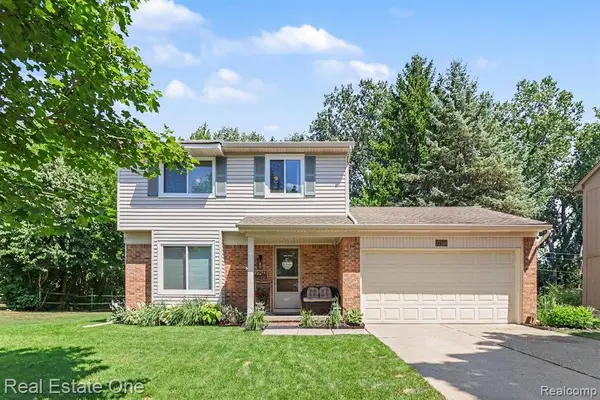 22344 Brookfield, South Lyon, MI 48178