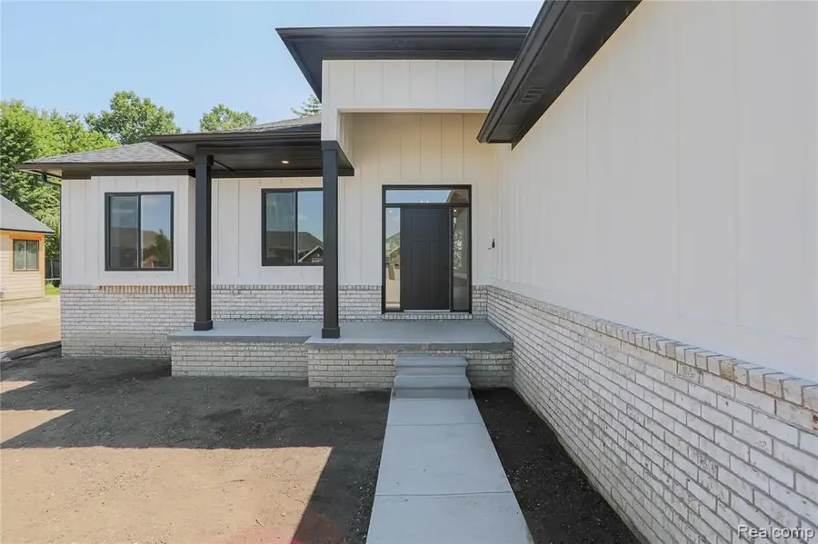 55050 Englewood, Macomb, MI 48042 - #3