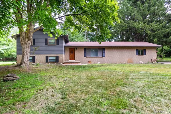 7580 Thornwood, Canton, MI 48187