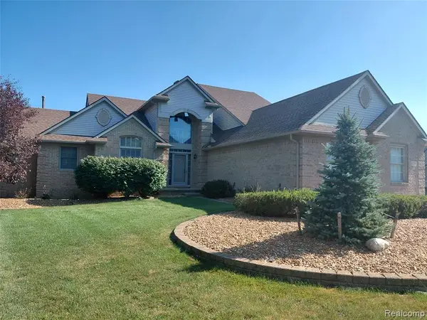 47752 River Woods, Canton, MI 48188