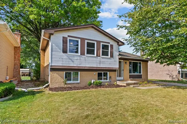 16221 Bayham, Clinton Township, MI 48038