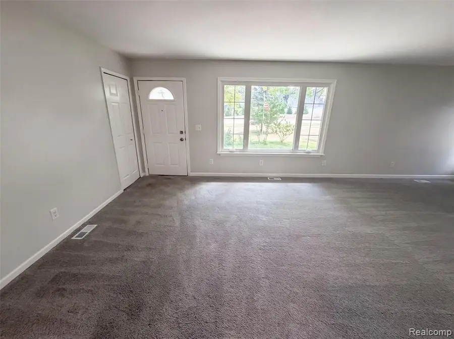 3211 24 Mile, Utica, MI 48316 - #3