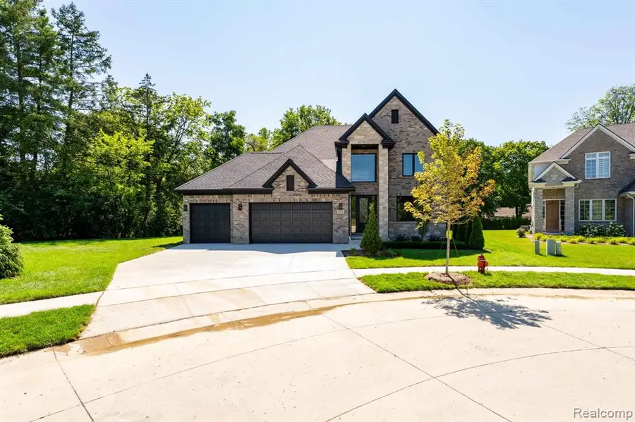913 Kimberly, Troy, MI 48098 - #3