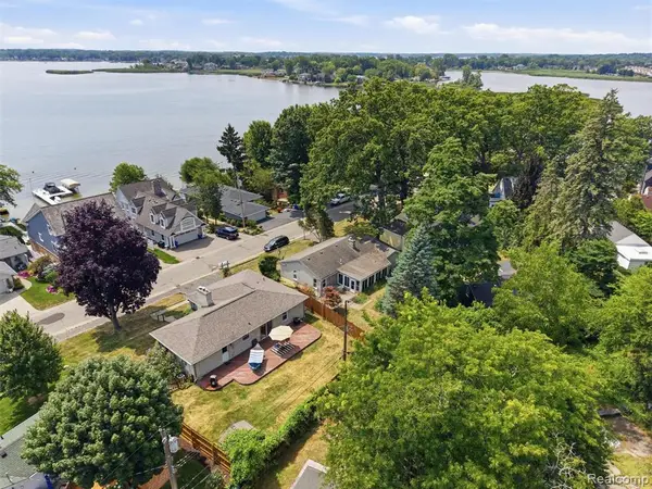 2790 Sylvan Shores, Waterford, MI 48328