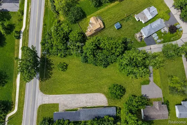 42920 W 14 Mile, Walled Lake, MI 48390