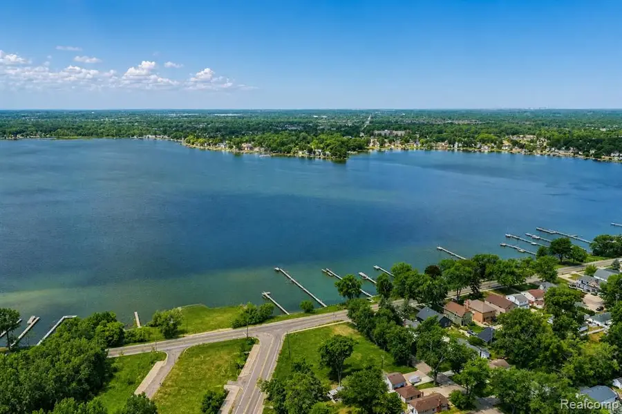 42920 W 14 Mile, Walled Lake, MI 48390 - #3