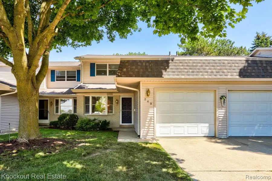 249 Churchgrove, Frankenmuth, MI 48734 - #3
