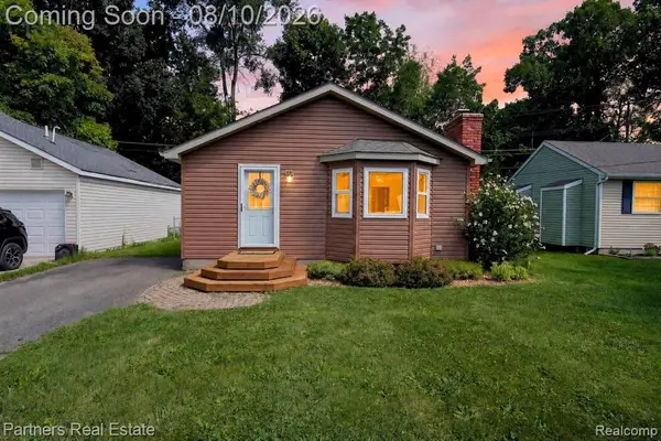 11381 Norway, Hartland, MI 48353