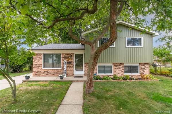 632 Bellevue, Commerce Twp, MI 48017