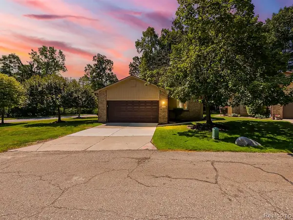 7421 Parkdale, West Bloomfield, MI 48322