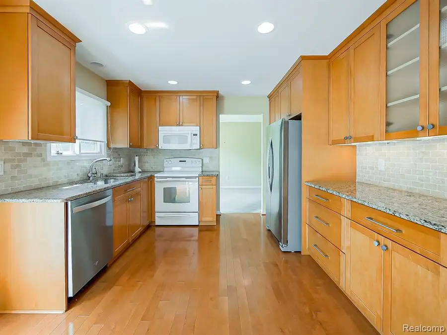 7421 Parkdale, West Bloomfield, MI 48322 - #2