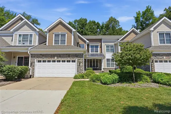 49674 Timber, Novi, MI 48374