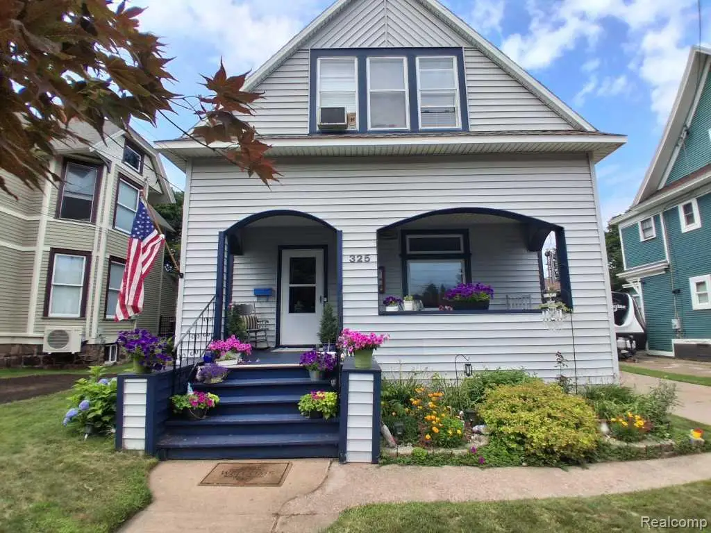 325 E Hewitt, Marquette, MI 49855 - #1