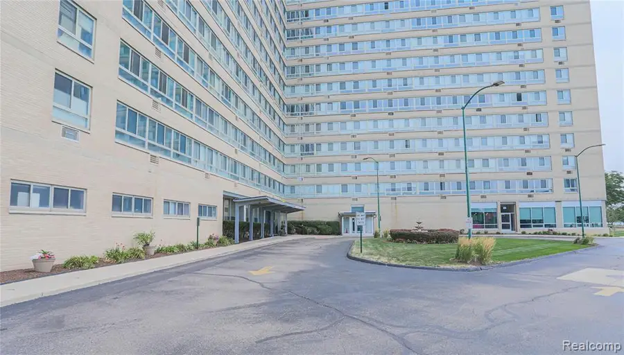 8900 Jefferson #1130-1131, Detroit, MI 48214 - #3