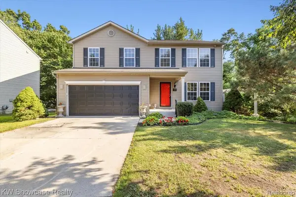 153 Cascade, Waterford, MI 48327
