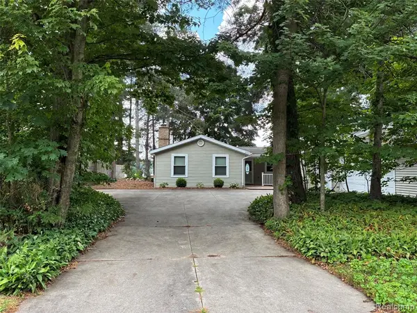 2737 N Lakeview, Sanford, MI 48657