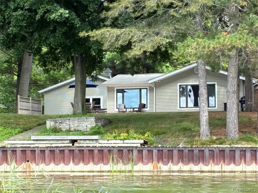 2737 N Lakeview, Sanford, MI 48657 - #2