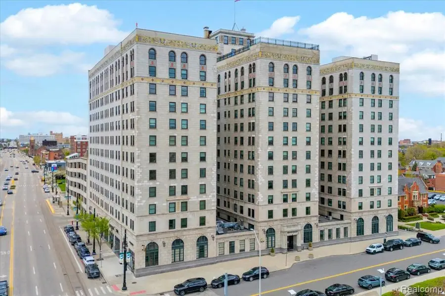 15 E Kirby #526, Detroit, MI 48202 - #2
