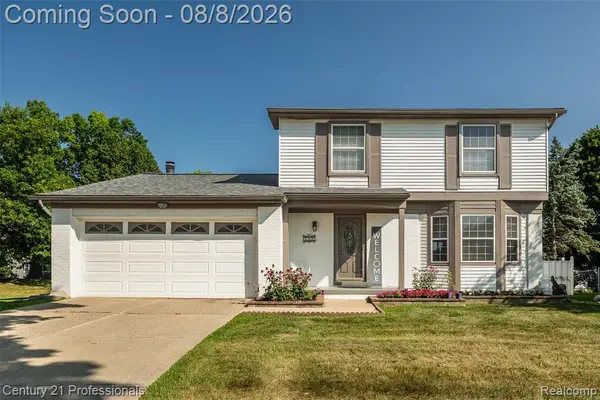 808 Oak Ridge, Brighton, MI 