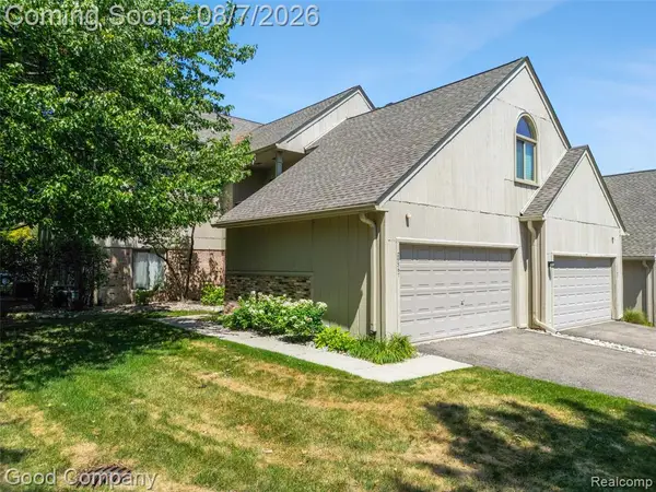 29367 Laurel, Farmington Hills, MI 48331